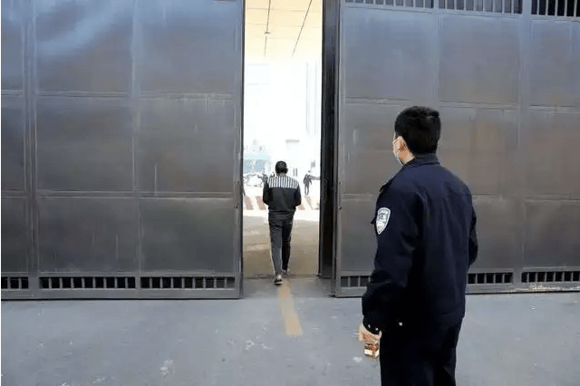 家属带走了怎么办理取保候审？无律师情况下如何操作？插图2